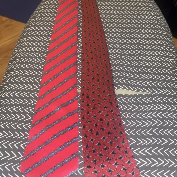 Red Striped Men's Tie - Picture 2 of 10